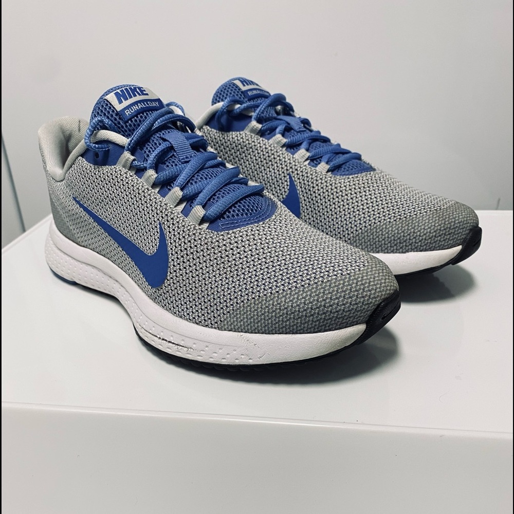 Nike Runallday Woman Color Gray/Blue Sz 7.5